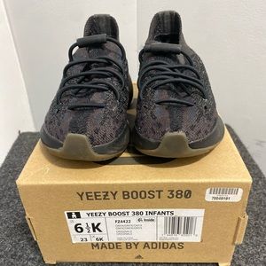 KID YEEZY BOOST 380 SNEAKERS SIZE 6 1/2
